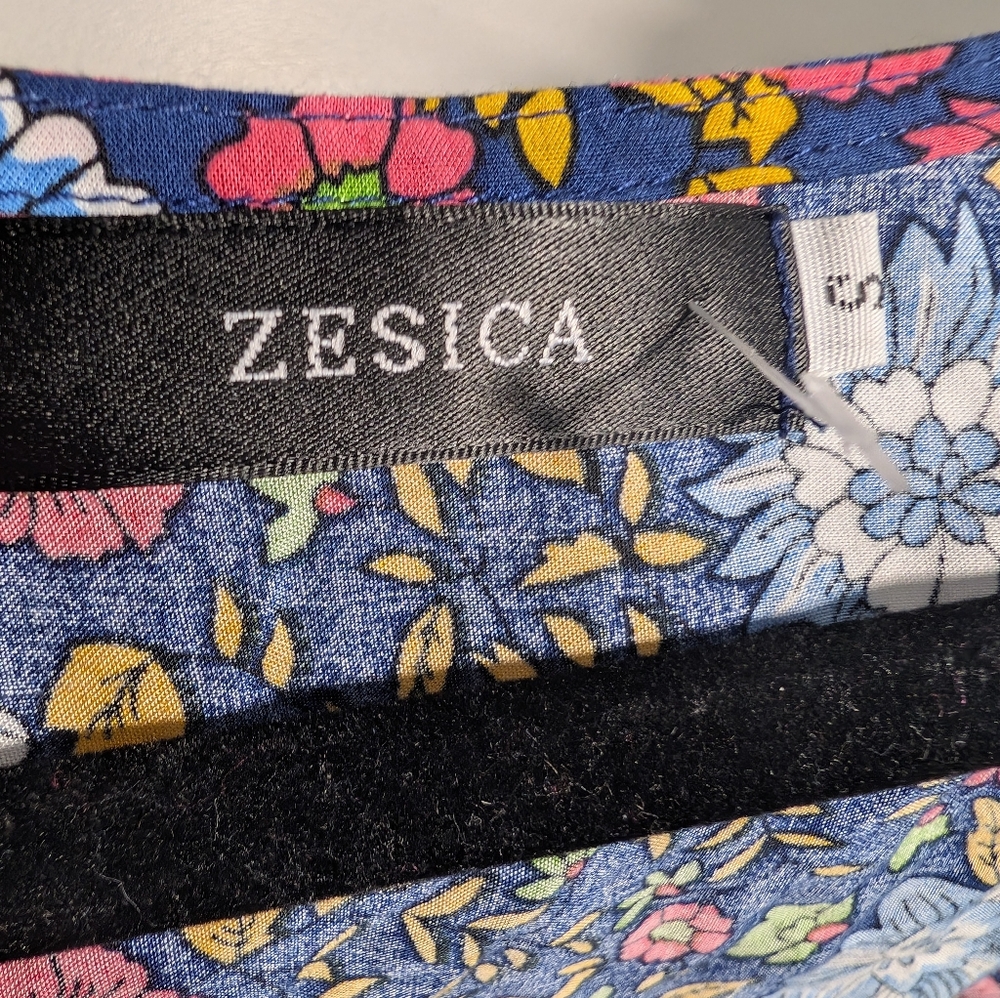 Zesica floral Women's Boho Wrap with Blue and Pink Accents Size S - Picture 4 of 7